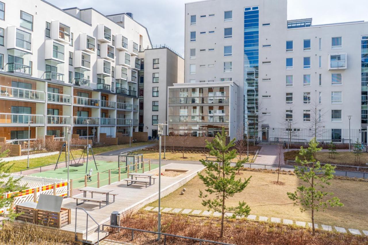 Iso Aurinkoinen Parveke Ja Hyvaet Yhteydet Apartment เฮลซิงกิ ภายนอก รูปภาพ